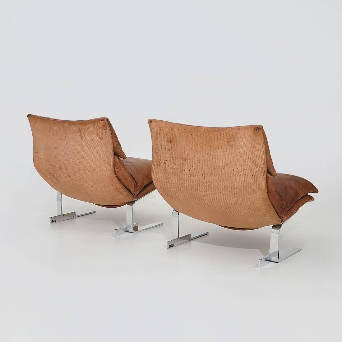 Pair of “Onda” armchairs by Giovanni Offredi for Saporiti, 1970s
