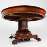 Extendable Antique English Dining Table in Victorian style, ca. 1830