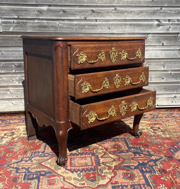 Commode en bois naturel d’époque Louis XV XVIIIème siècle
