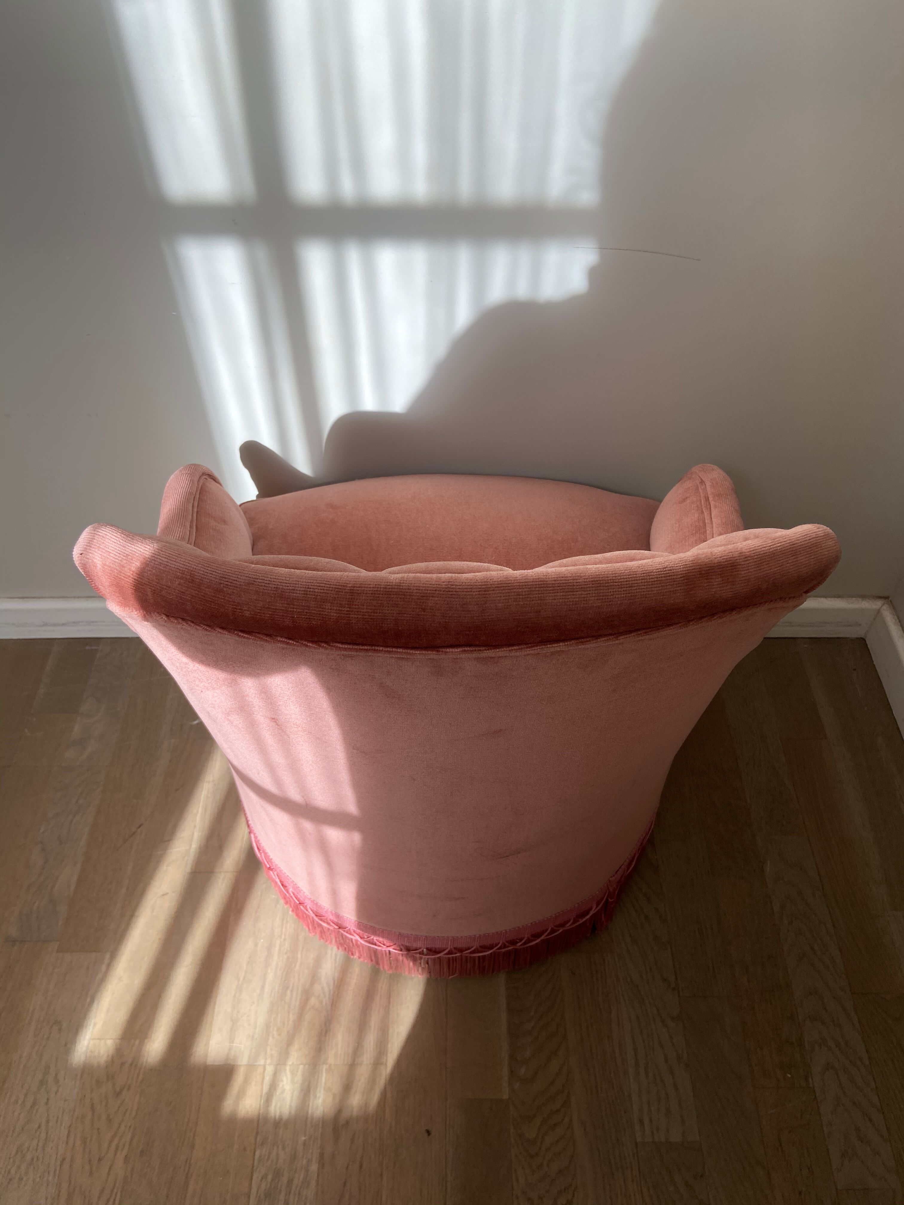 Toad chair