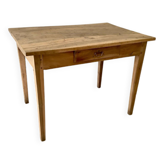 Farm table