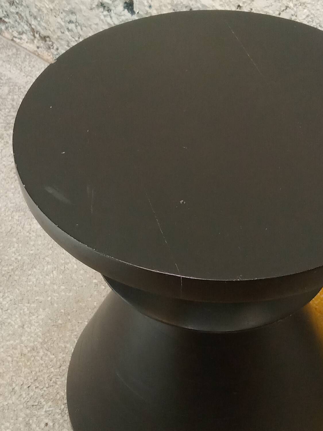 Tabouret en bois massif