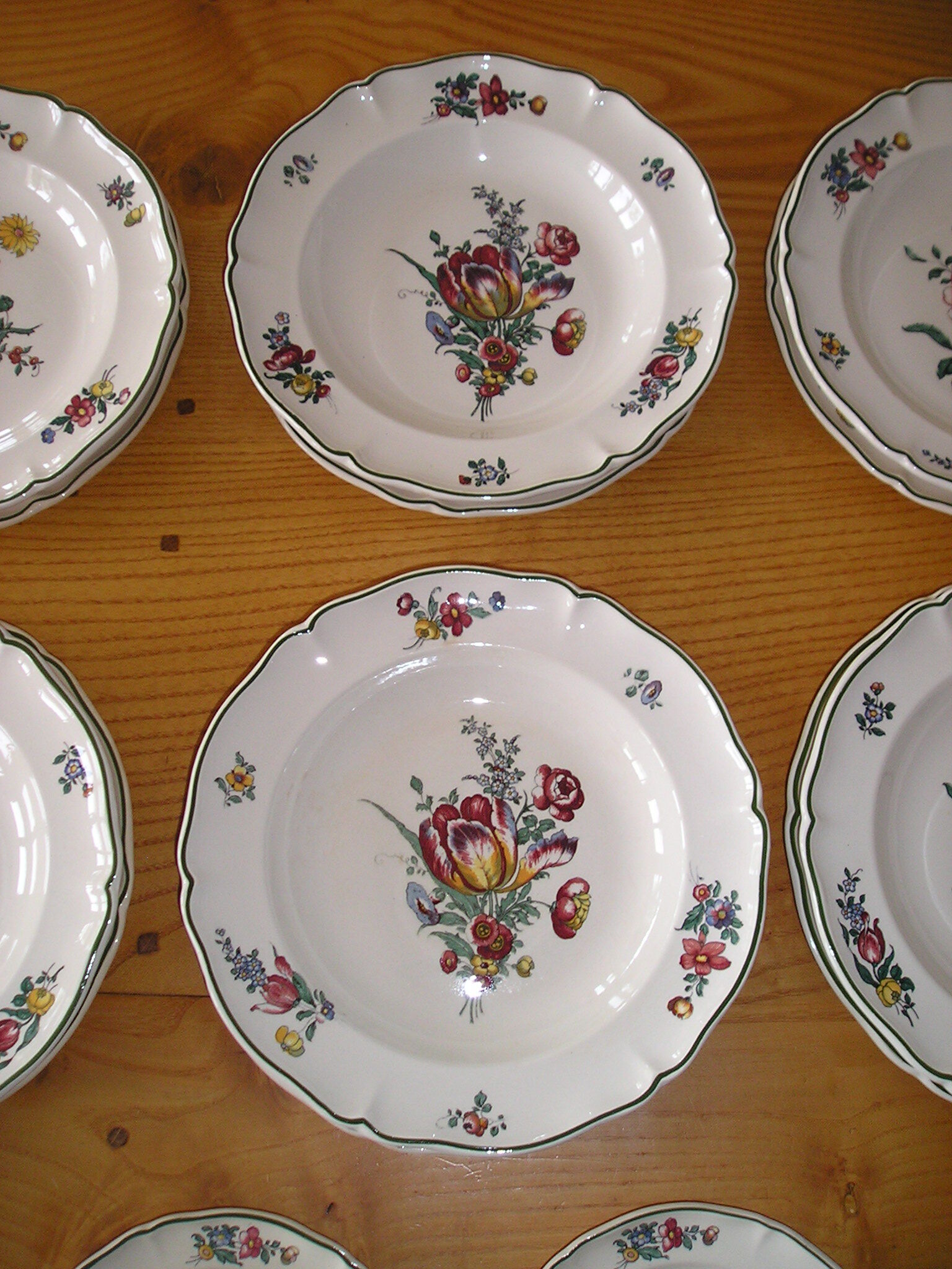 Service in faience for 6 people: 18 rooms Villeroy & Boch