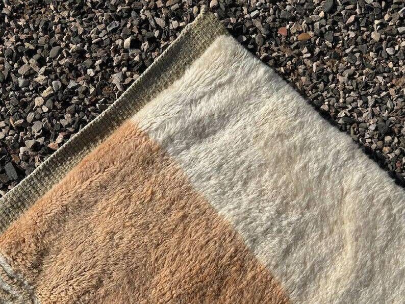Beige and ecru Moroccan Mrirt 300x200 cm – natural abstract pattern