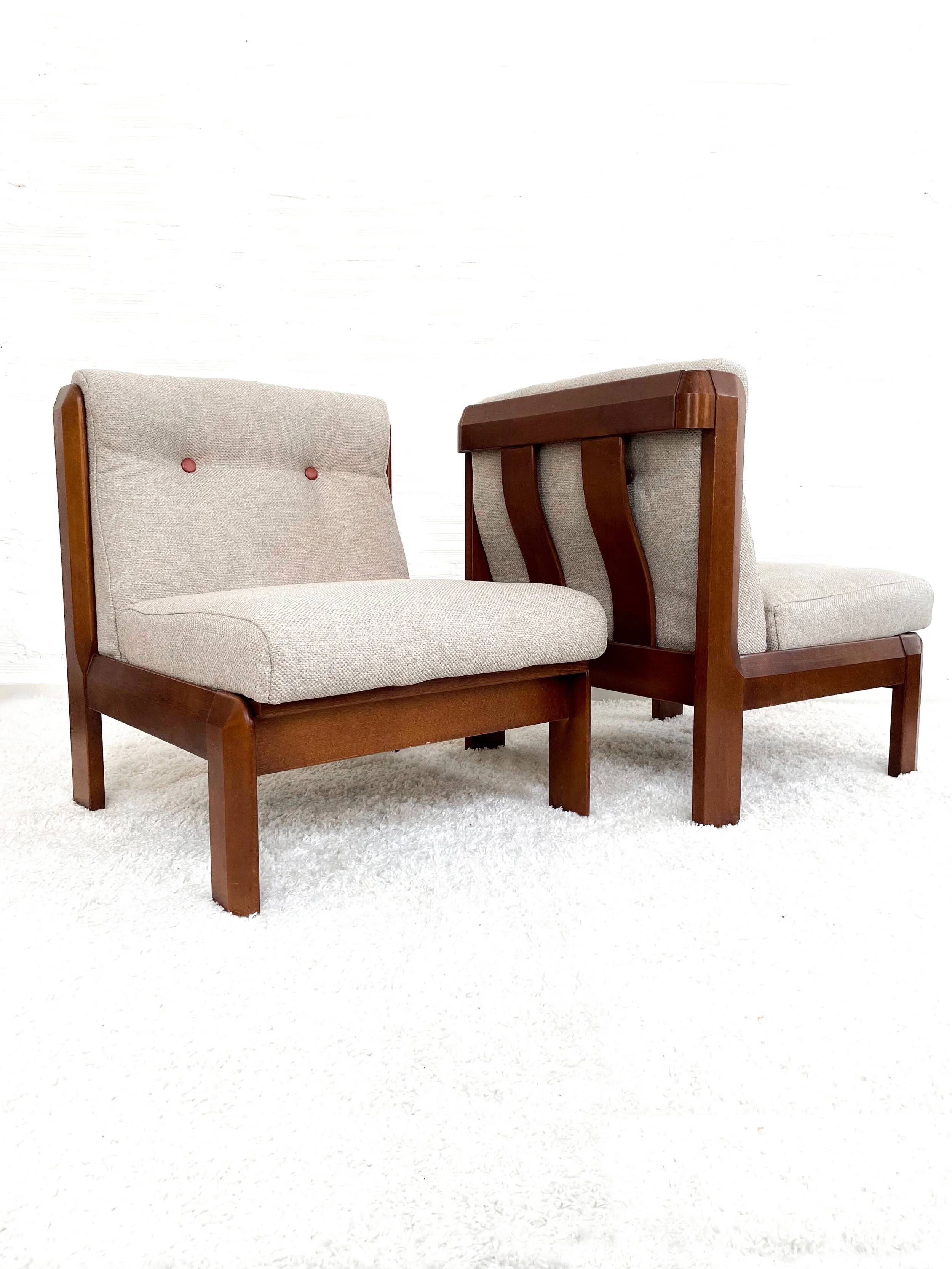 Guilleumas armchair. Upholstered in raw. Spain 70s