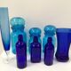 Trio de bouteilles bleues de pharmacie