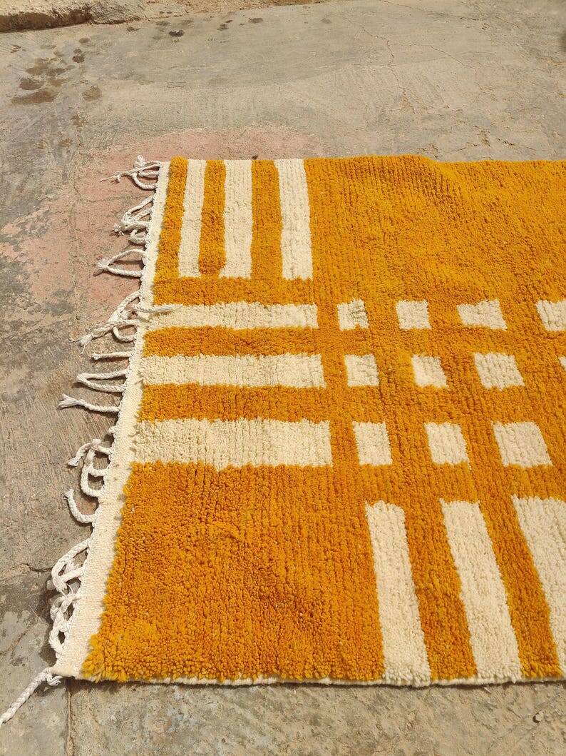 Handmade Moroccan rug 250cm x 150cm