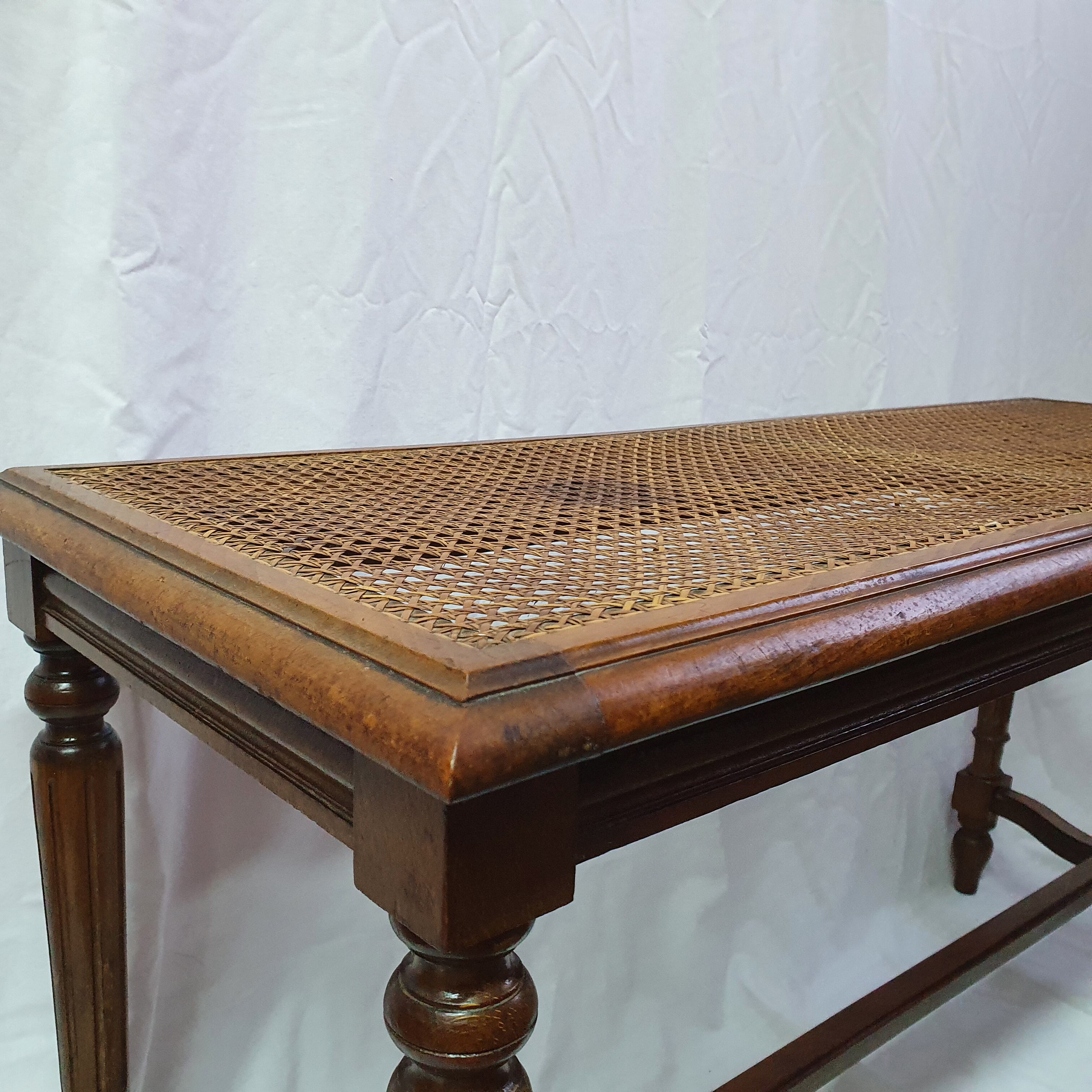 Napoleon piano bench