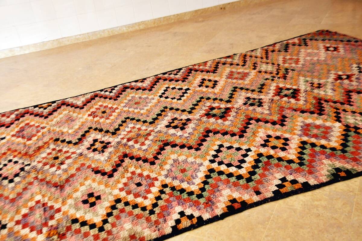 Moroccan Berber rug Boujaad vintage 307 x 180 cm Excellent condition