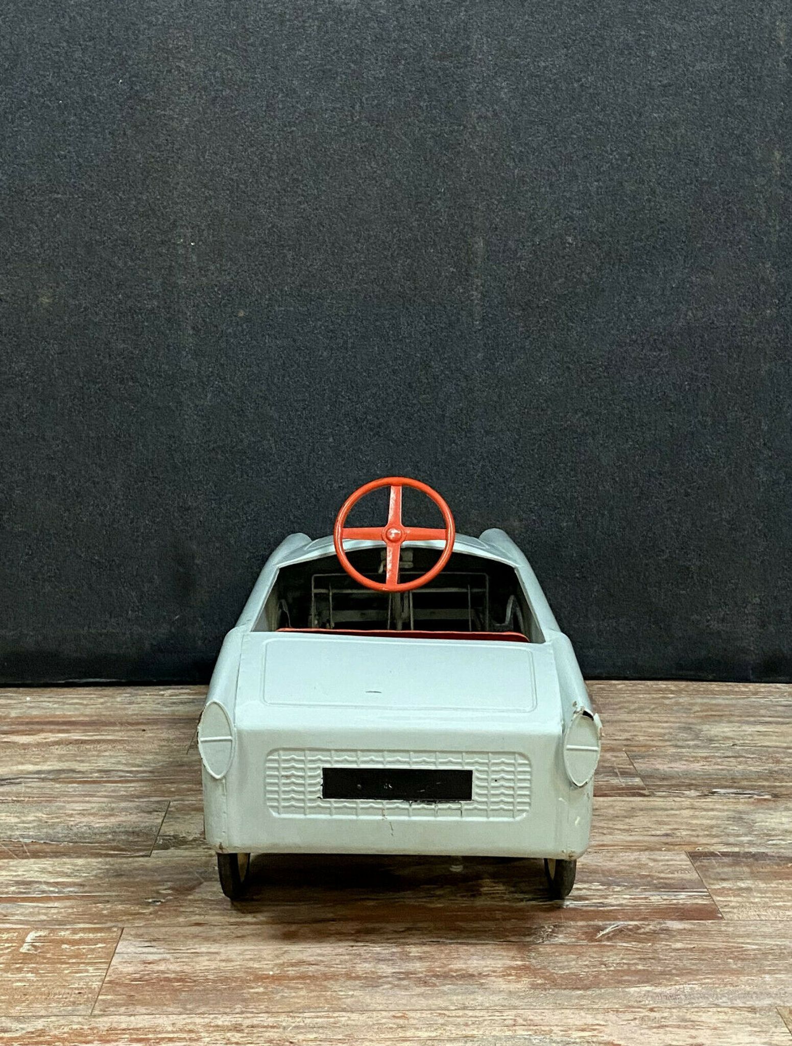 Simca pedal car in sheet metal painted around 1960 for decoration or collector