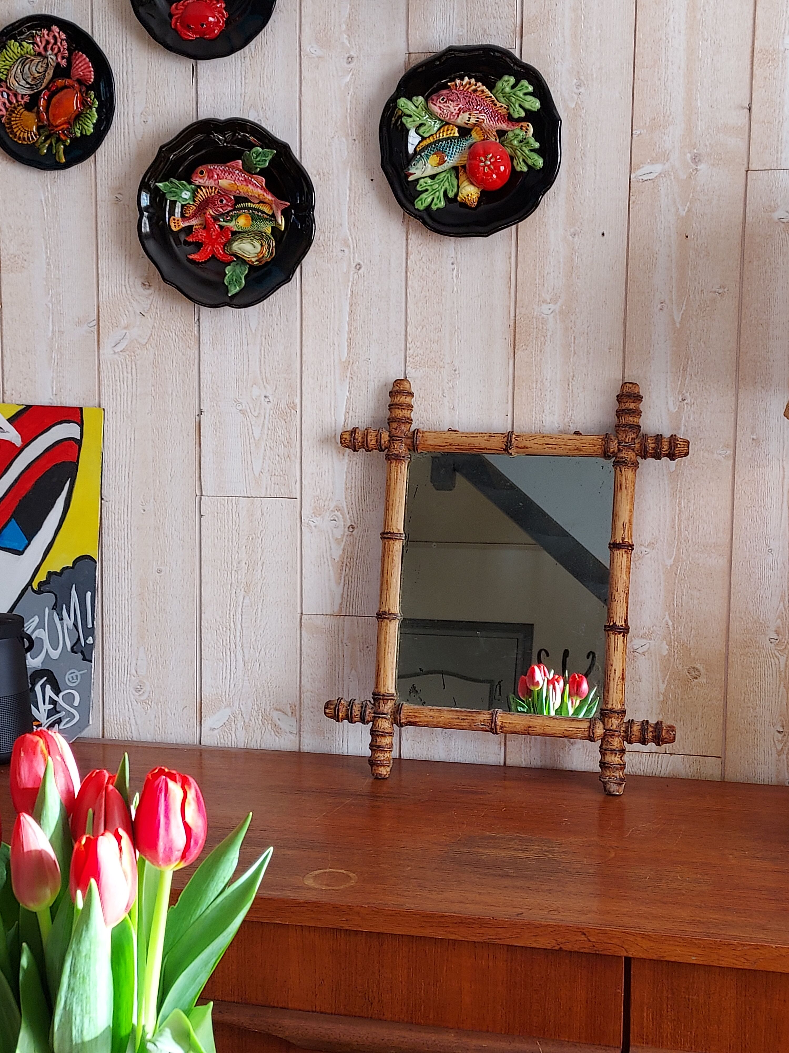 Mirror in turned wood