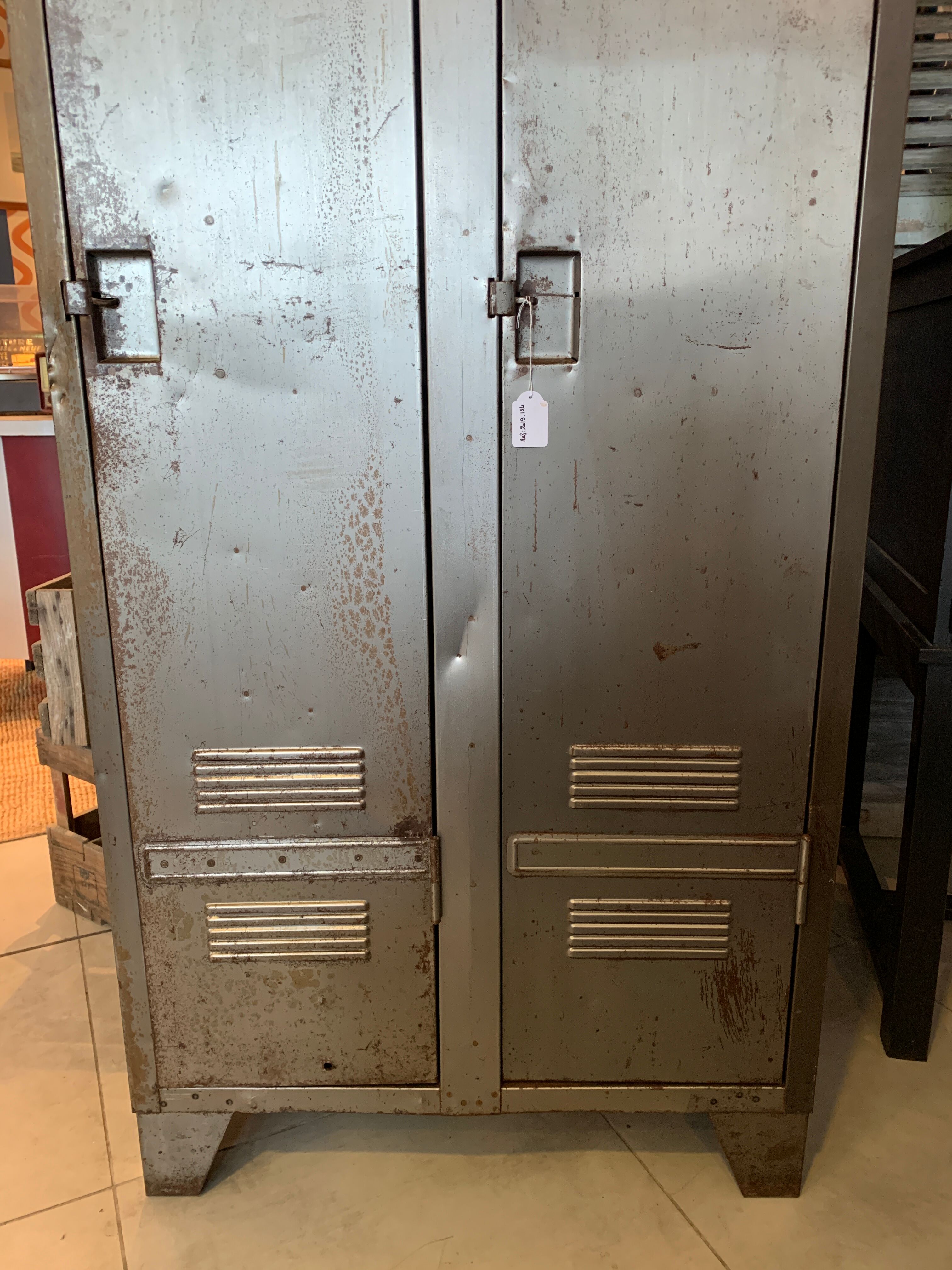 Former 2-door locker cabinet
