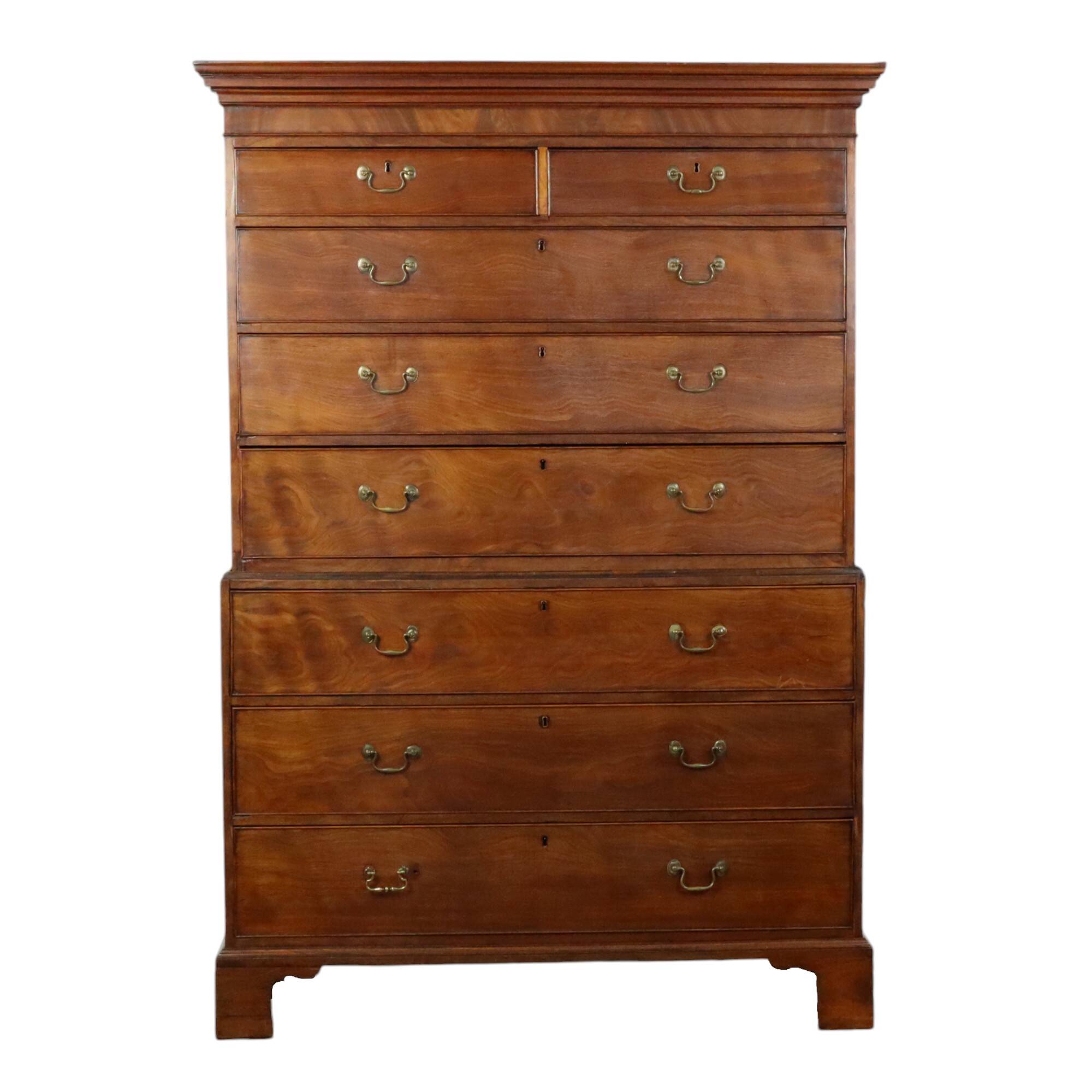 Antique mahogany commode, George III style, 19th century.