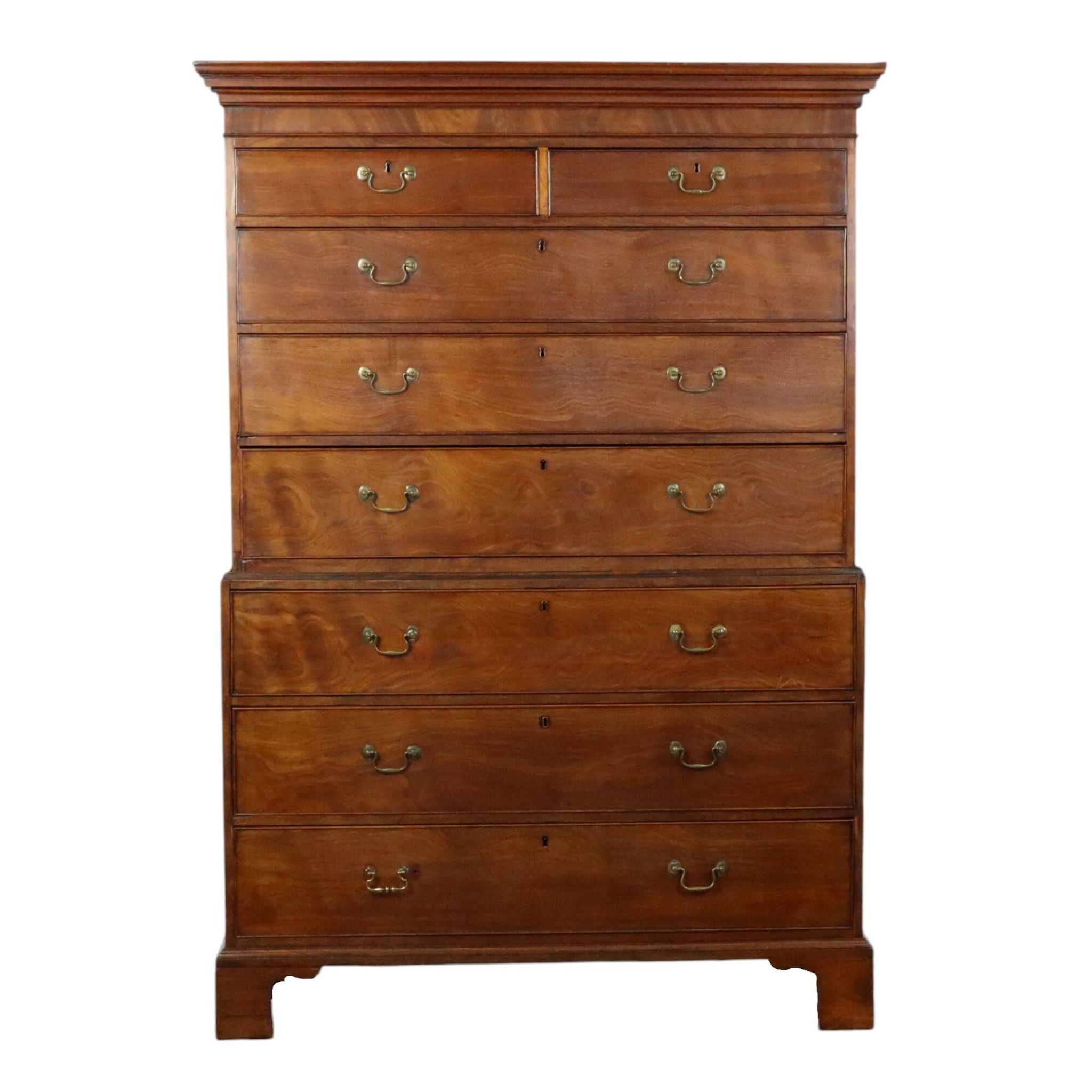 Antique mahogany commode, George III style, 19th century.