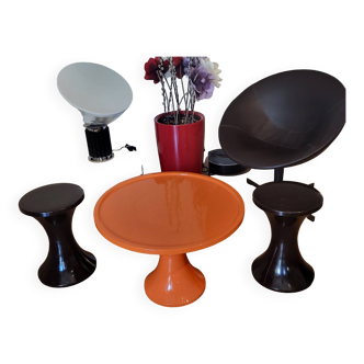 Orange table and brown Tam Tam stools by Stamp Nurieux design by Henry Massonnet (set of 3)