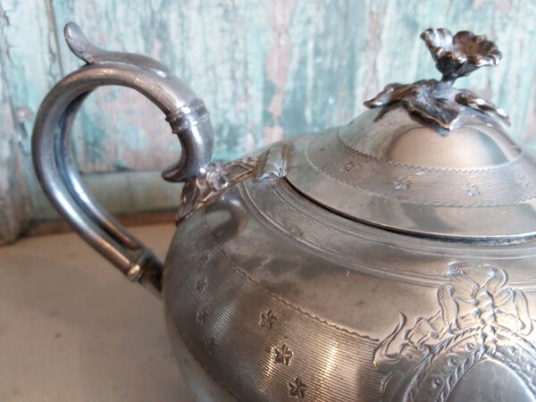 Ensemble théière et sucrier de James Dixon & Sons de Shefield en métal argenté