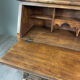 Bureau d'écriture en bois sculpté, style néo-Renaissance, fin du 19e siècle