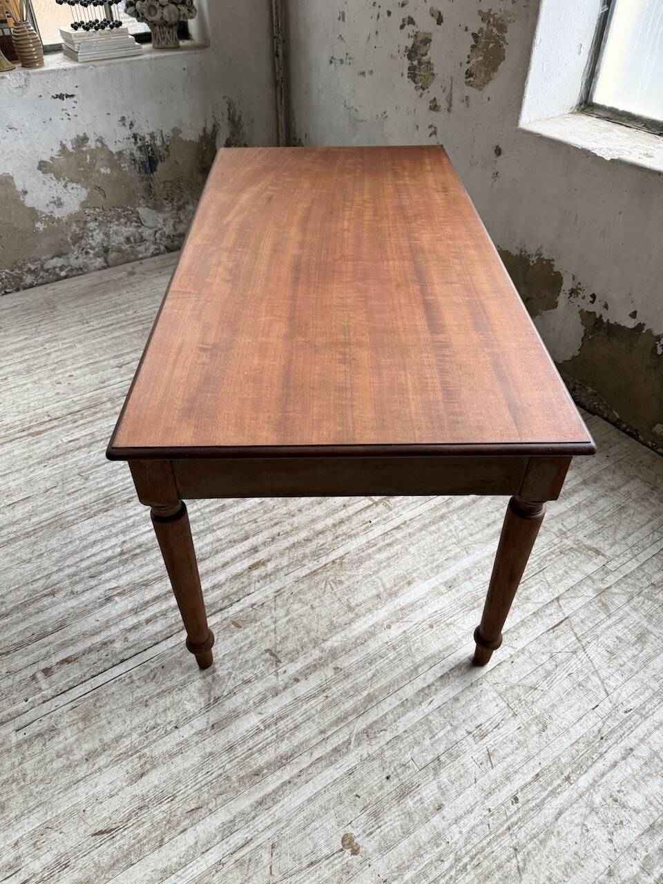 Turned leg cherry table 160cm