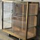 Vitrine en laiton ded la maison william paris xi