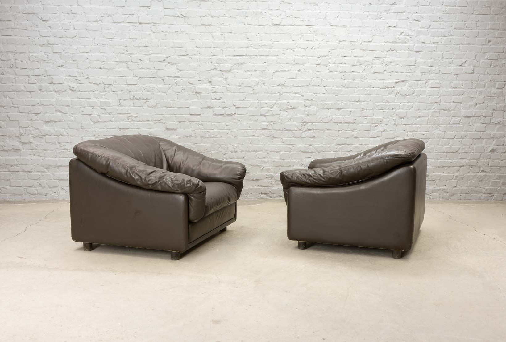 Comfortable Leolux Seal Brown Leather Lounge Chairs The Netherlands 1970s