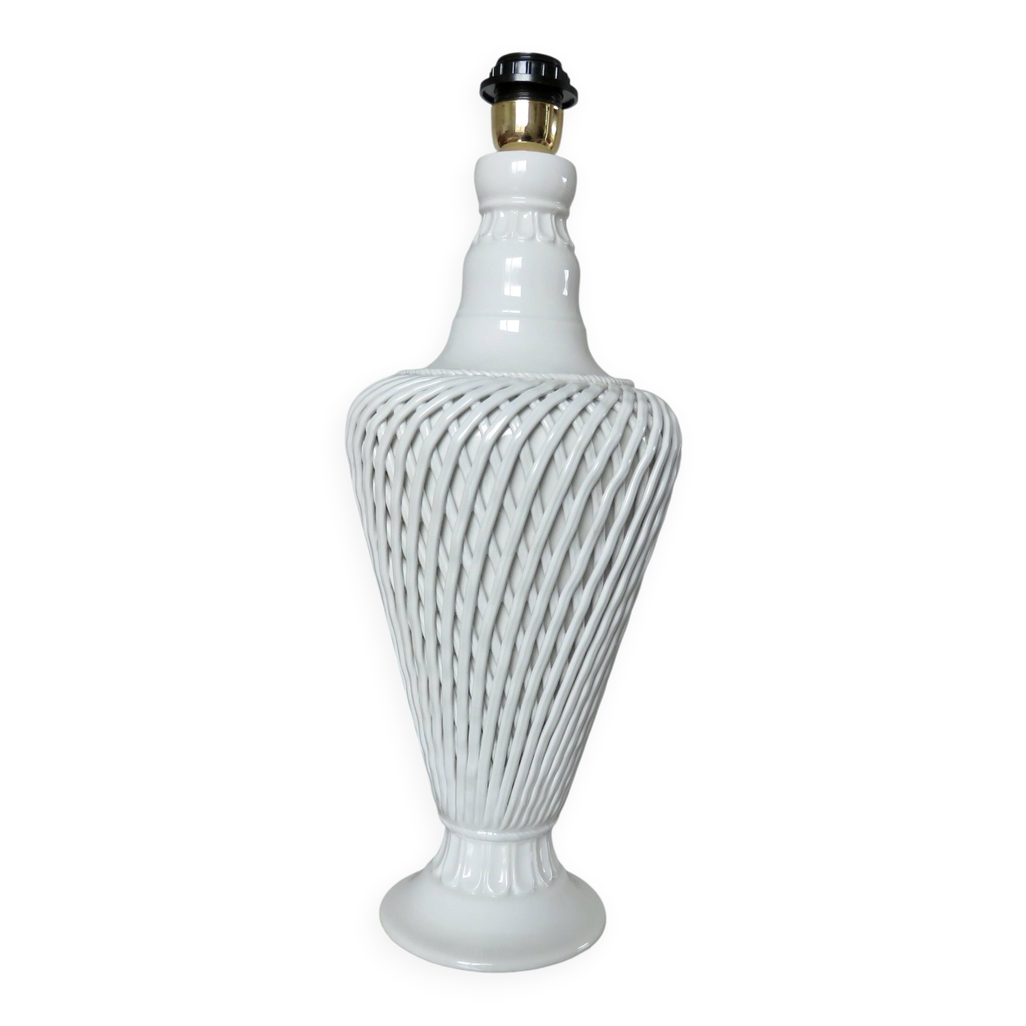 Impressive Italian lamp in woven white ceramic, 1970s.