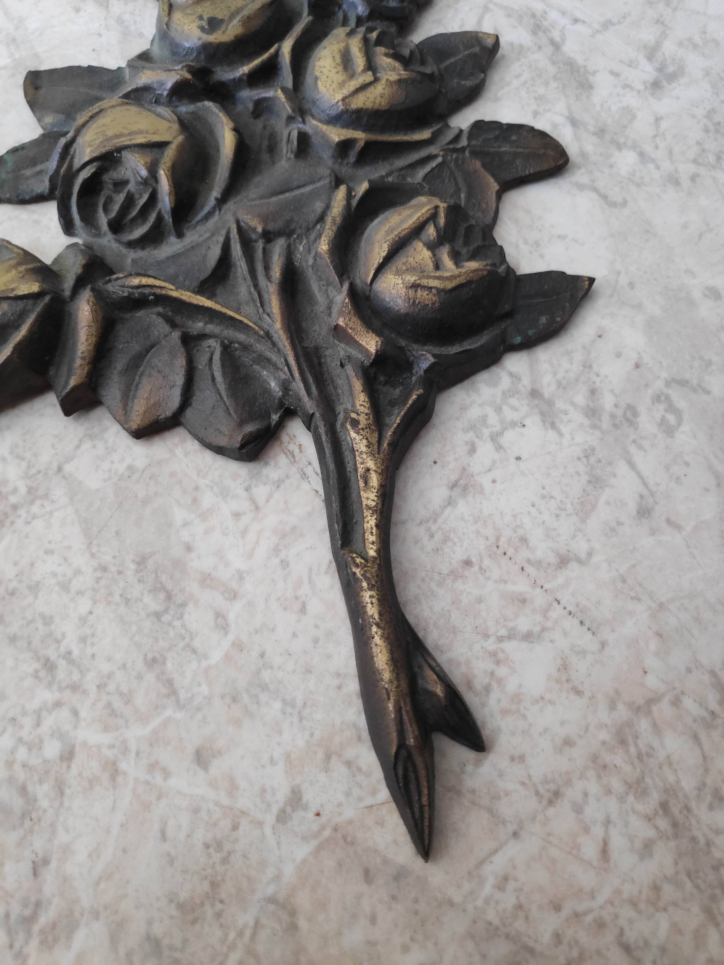 Ornamental plaque pediment (D-0016)