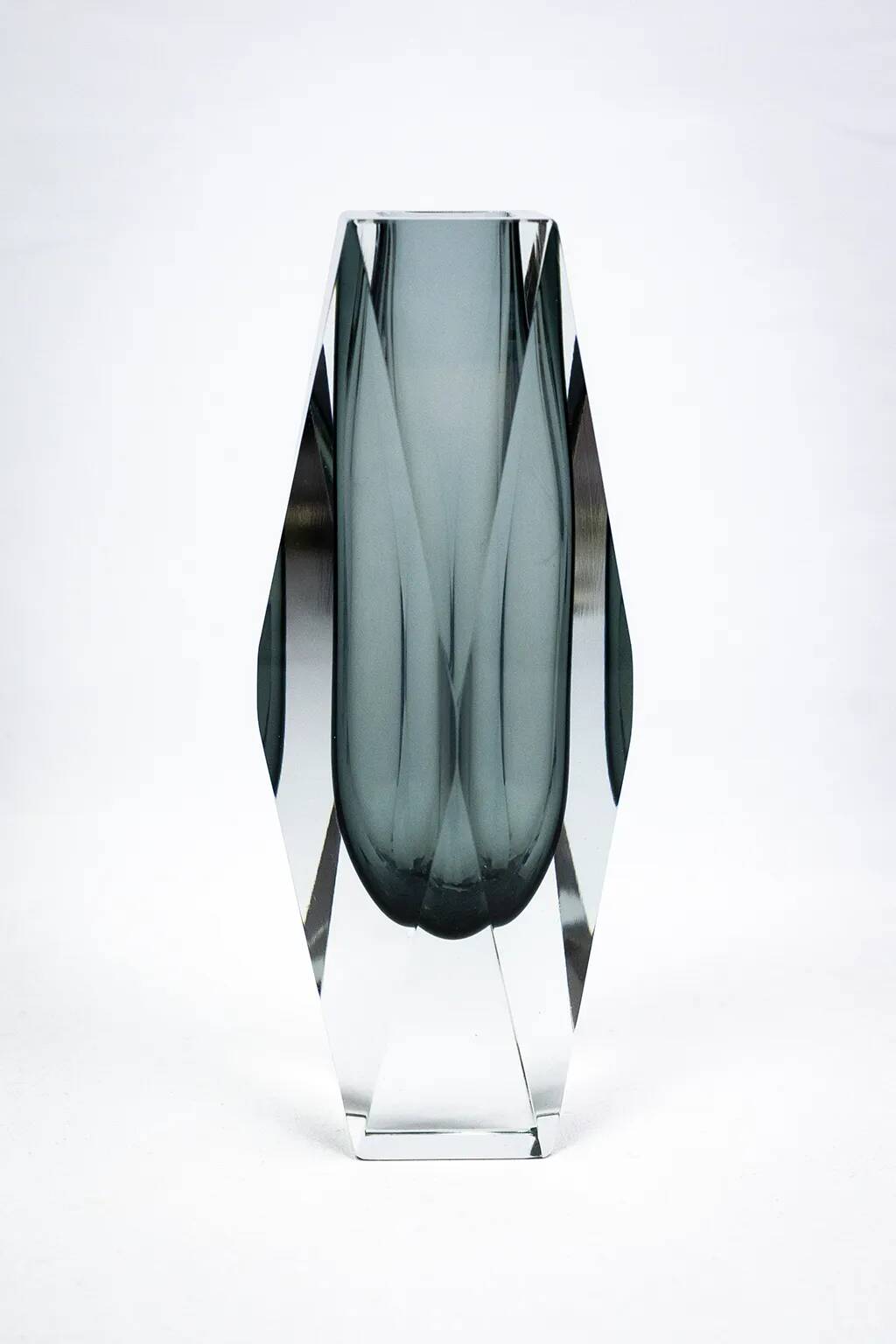 Faceted submerged vase, grey-blue Murano glass – dlg Flavio Poli