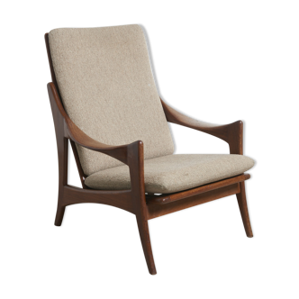 Chair in teak designed by the "Ster" Gelderland
