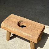 Side table in blond teak openwork tray