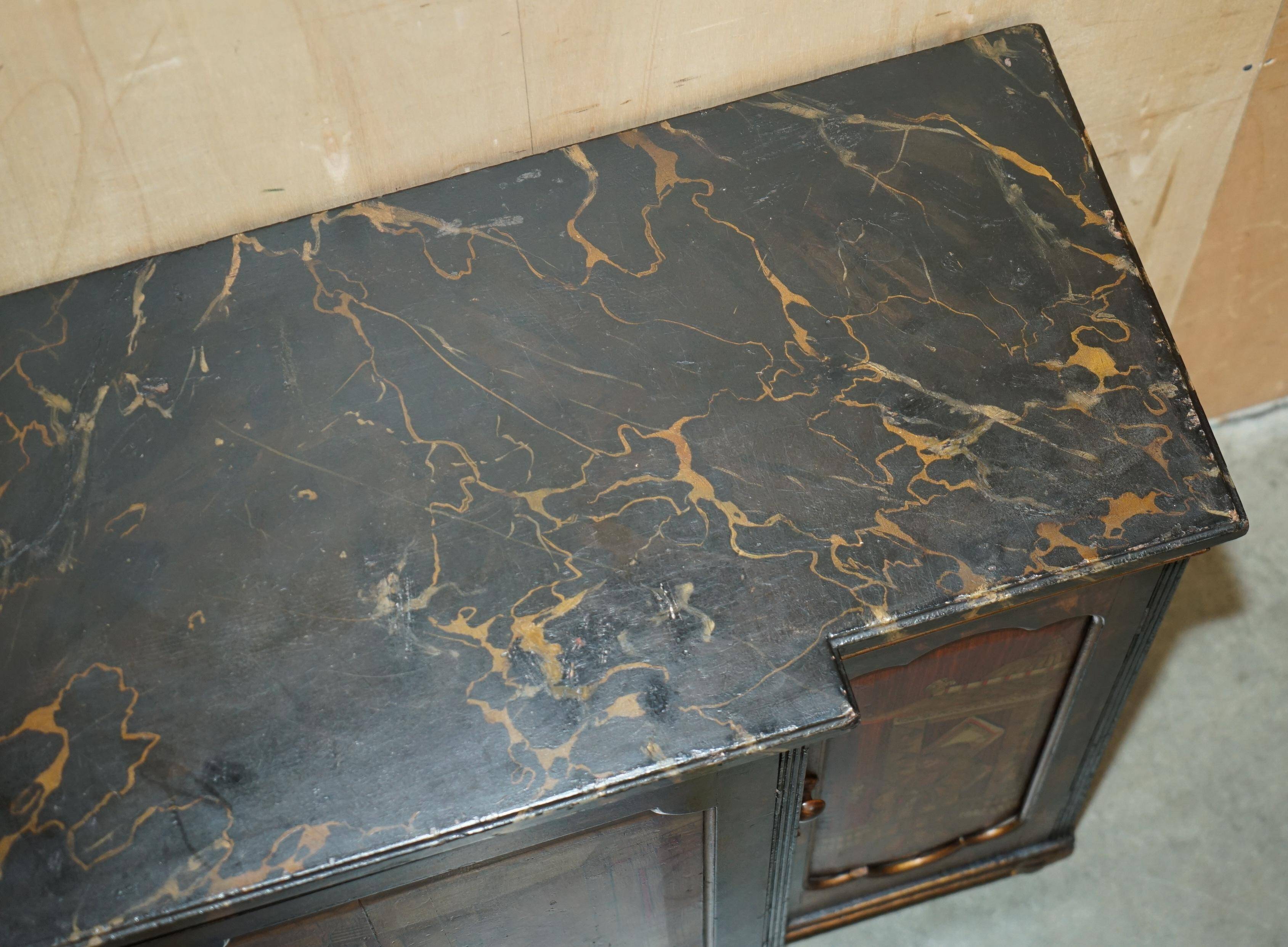 Regency 1810 library buffet in simulated hardwood with Chinese decoration.