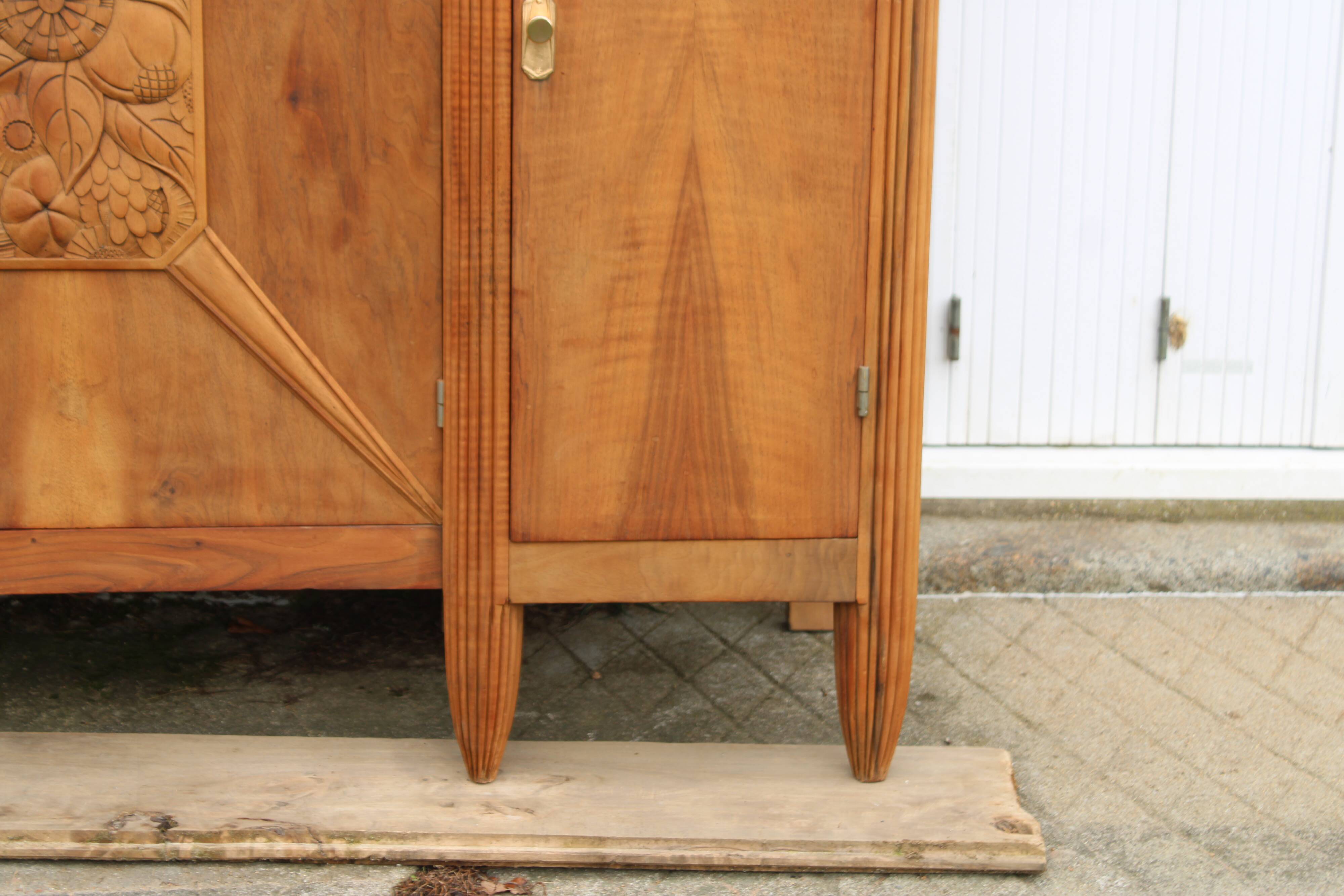 Art Deco sideboard in solid walnut and veneer – pink marble top
