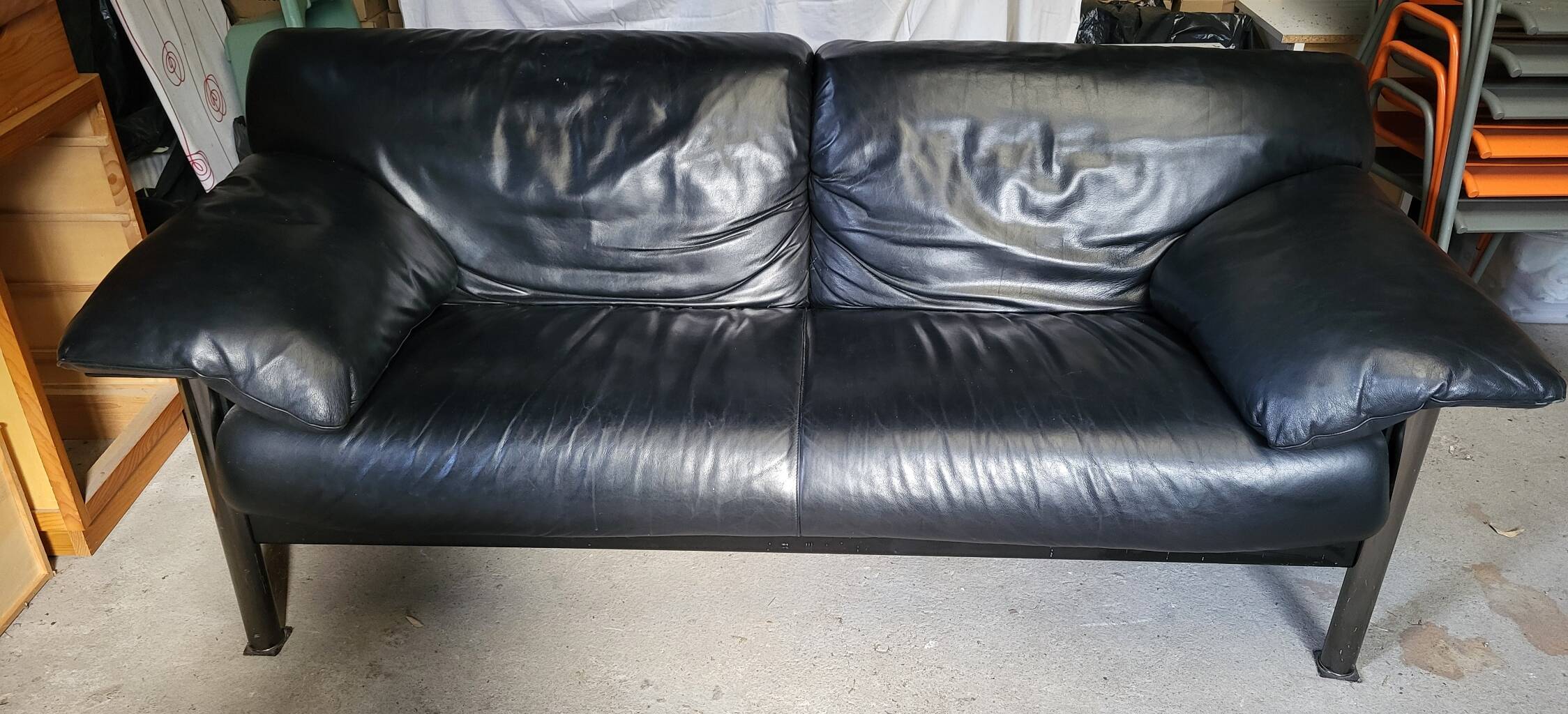 Pierluigi Cerri sofa model Pause signed Poltrona Frau in Black leather Design