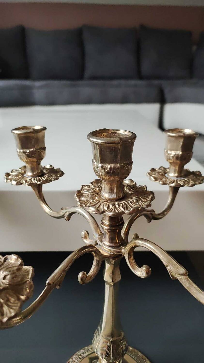 Pair of vintage candlesticks/candelabras. In golden patinated brass. 60s/70s. Art Nouveau style. Chiseled Floral/Deciduous patterns
