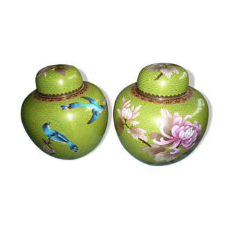Paire de pots couvert à gingembre en émaux cloisonné à décor polychrome