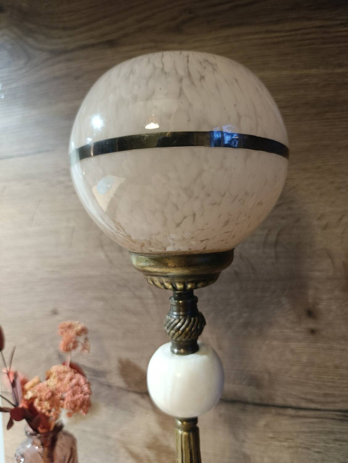 Art Deco lamp 1930 brass, alabaster, Clichy pink glass globe