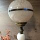 Lampe art déco 1930 laiton, albâtre, globe verre de Clichy rose