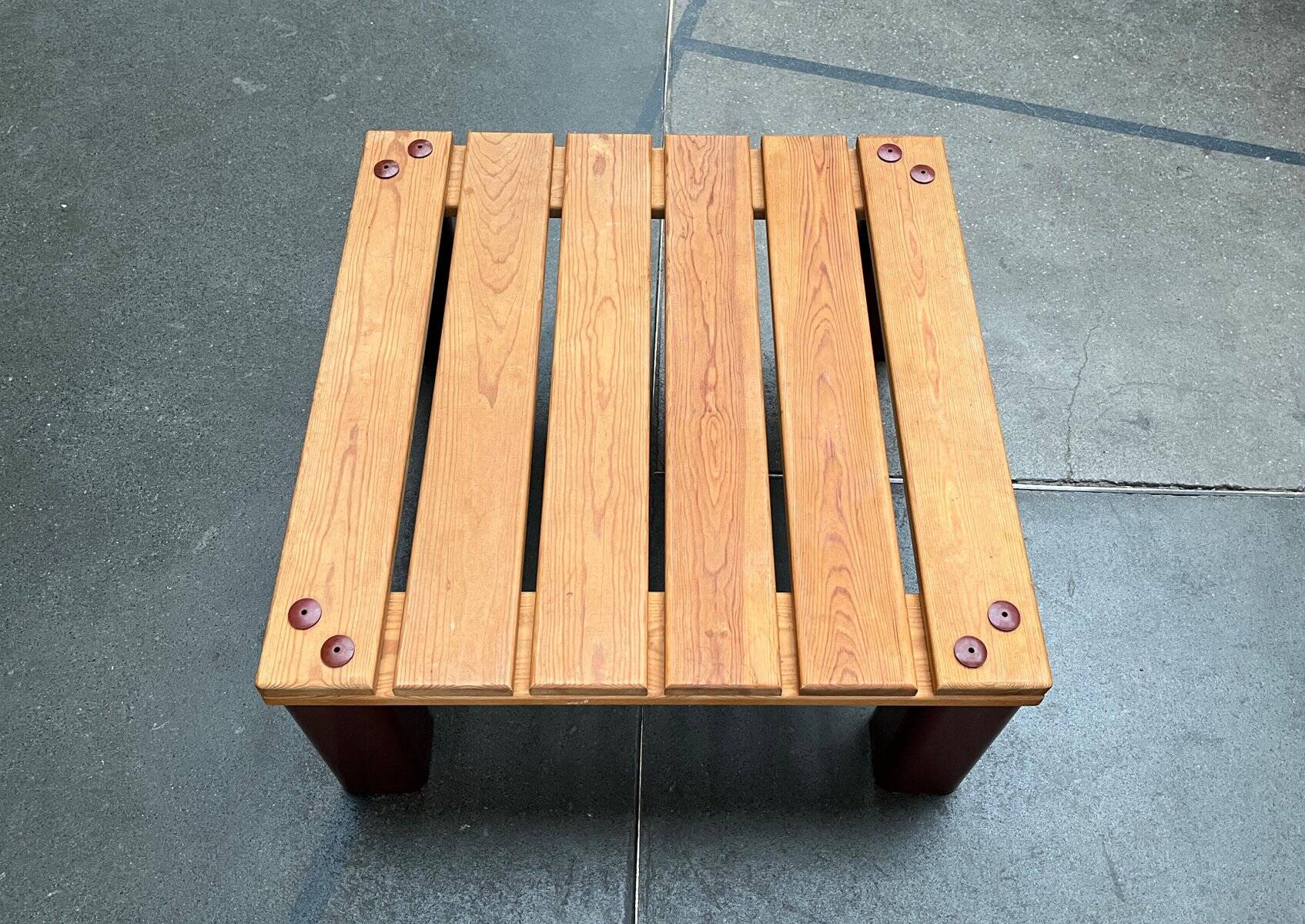 Table basse vintage en pin massif et plastique pour canapé d'extérieur, années 1970