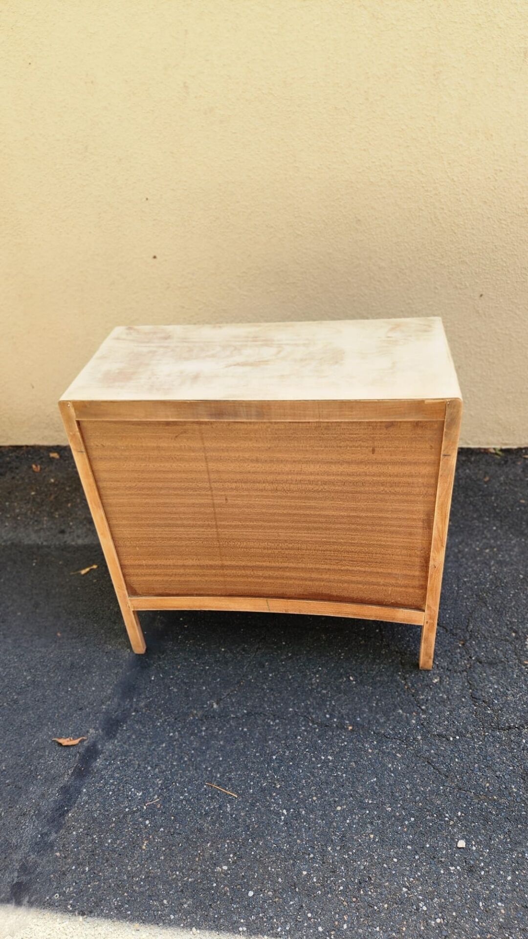 Very pretty stripped and sanded vintage chest of drawers with 4 drawers from the 1960s-1970s.