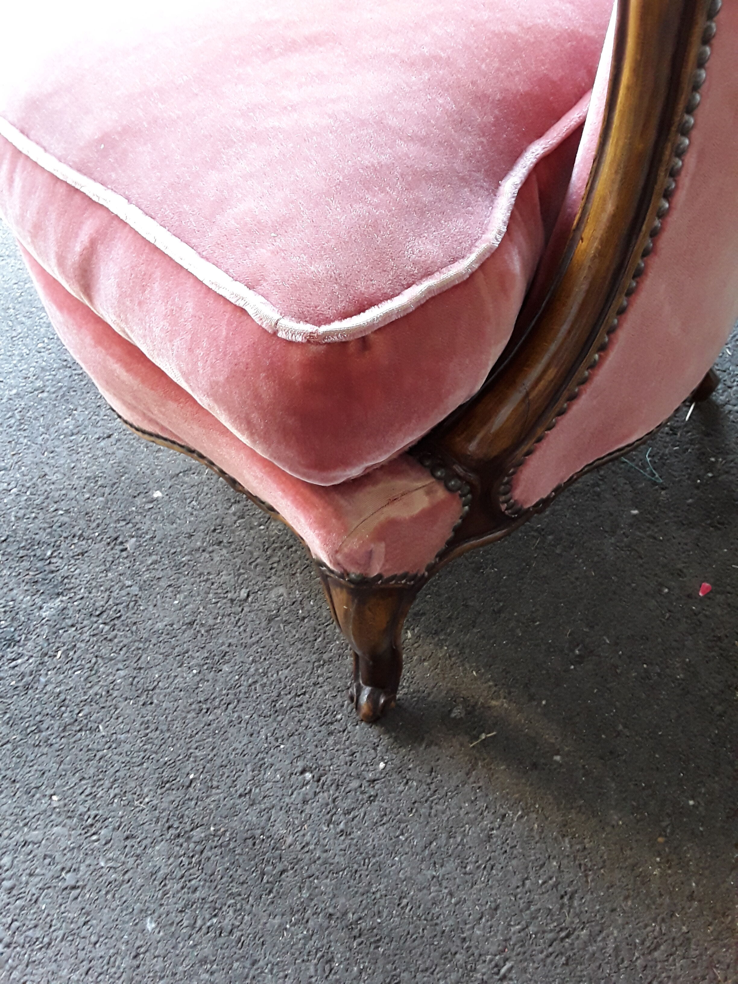 Louis XV-style shepherdess chair