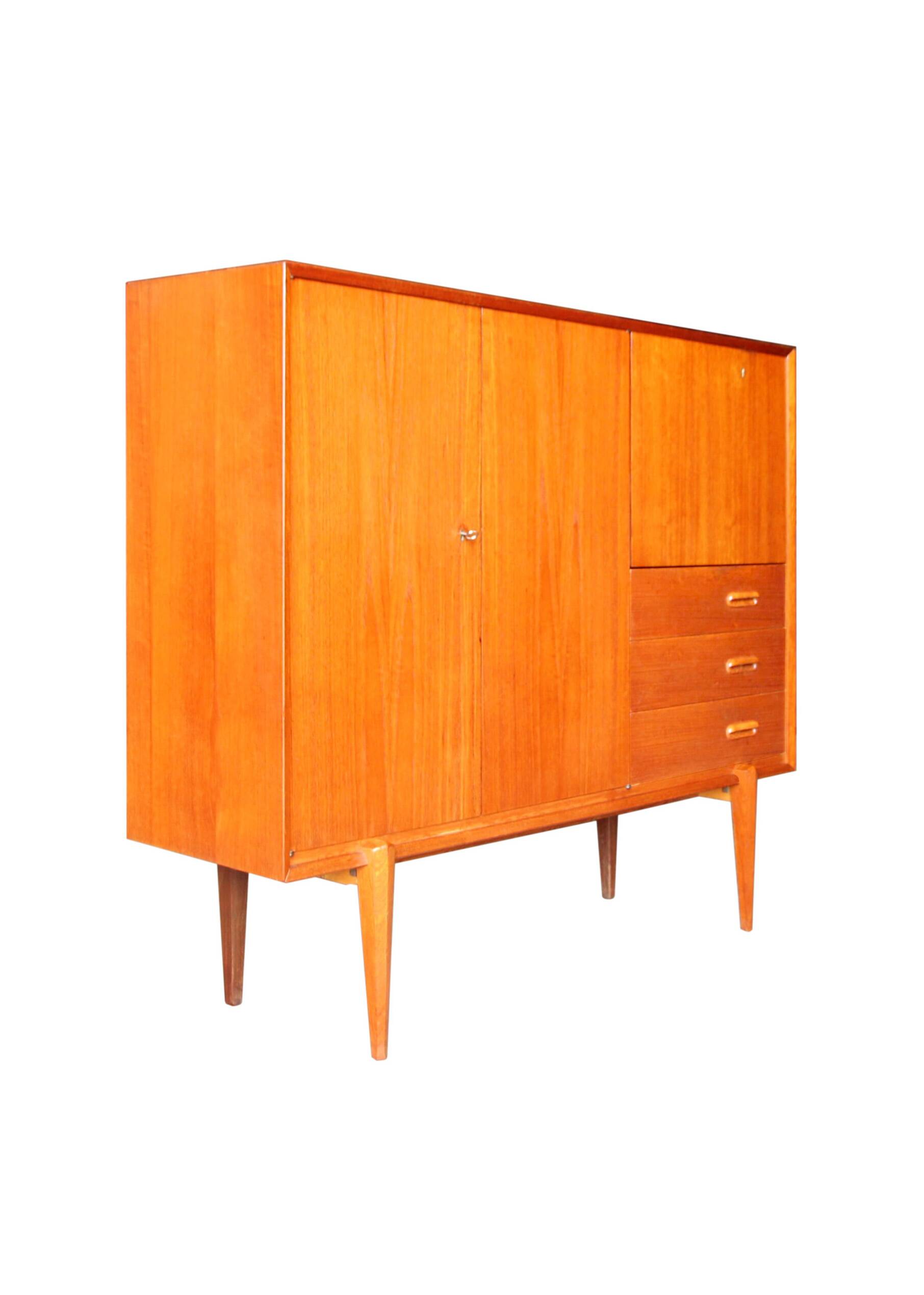 High enfilade in Scandinavian lines, Van Pelt, 1960s