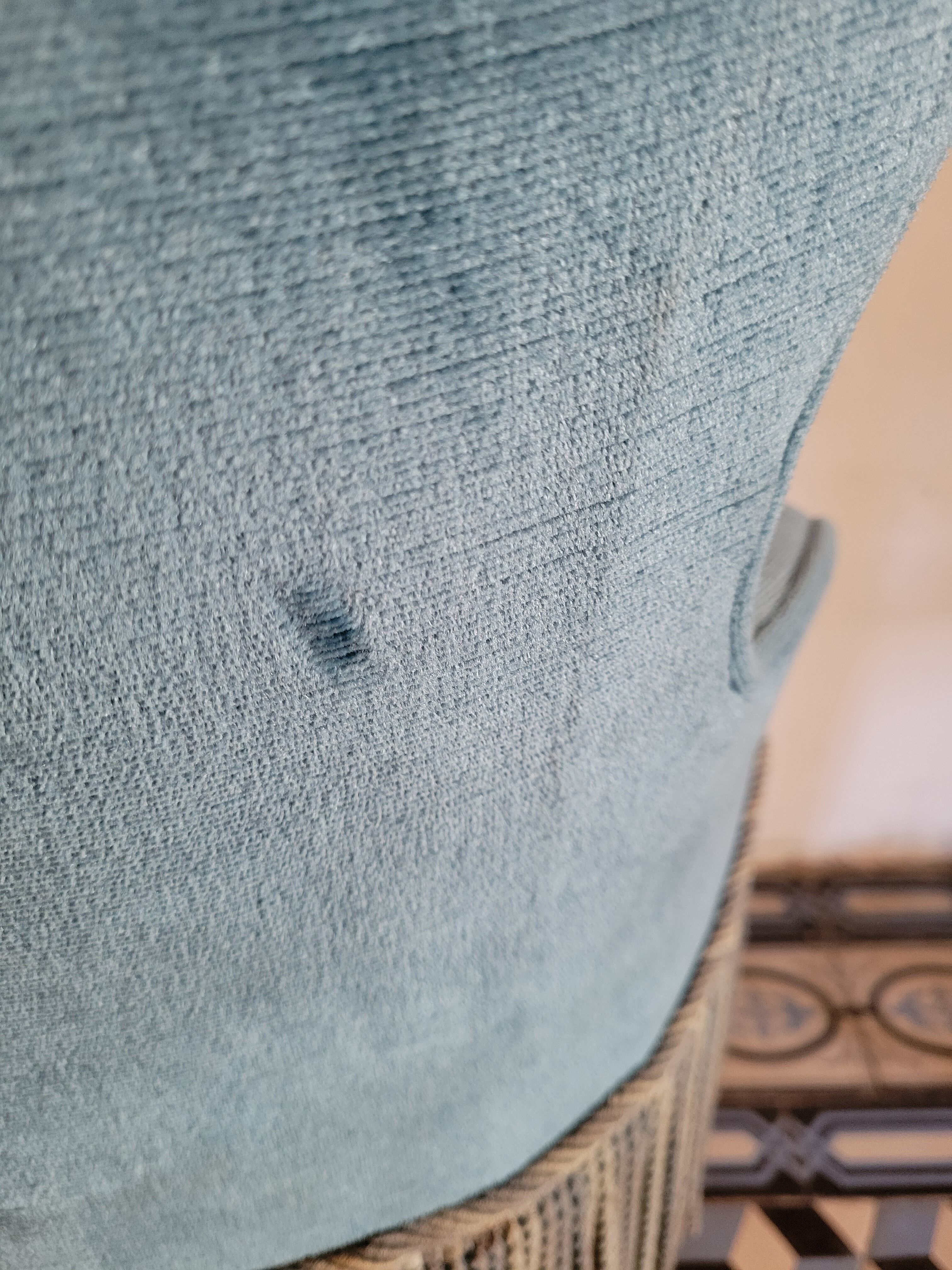 Blue toad armchair with fringes