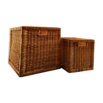 Two baskets in brown rattan braided fine varnished. These baskets are handmade with materials