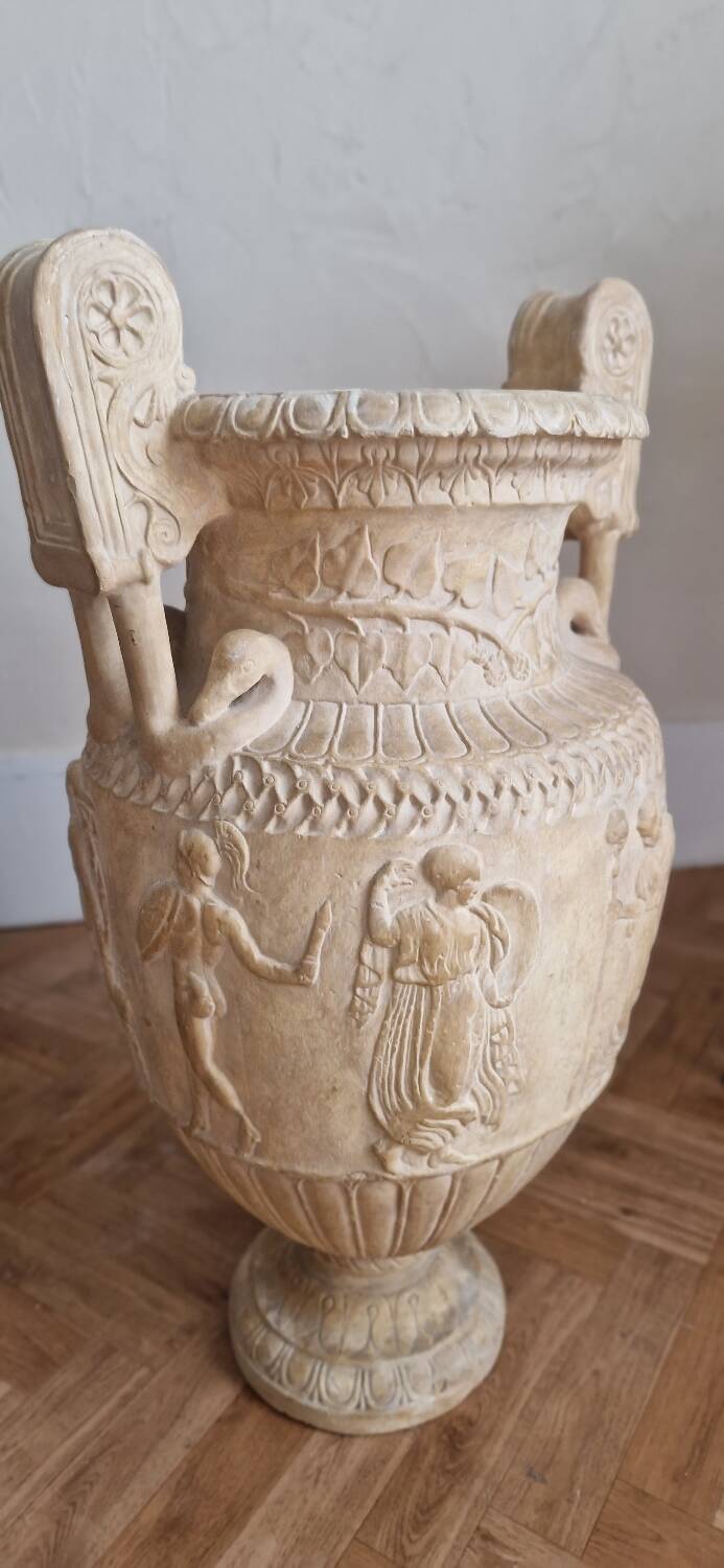 Vase de Sosibios, copie du Louvre avec le seau