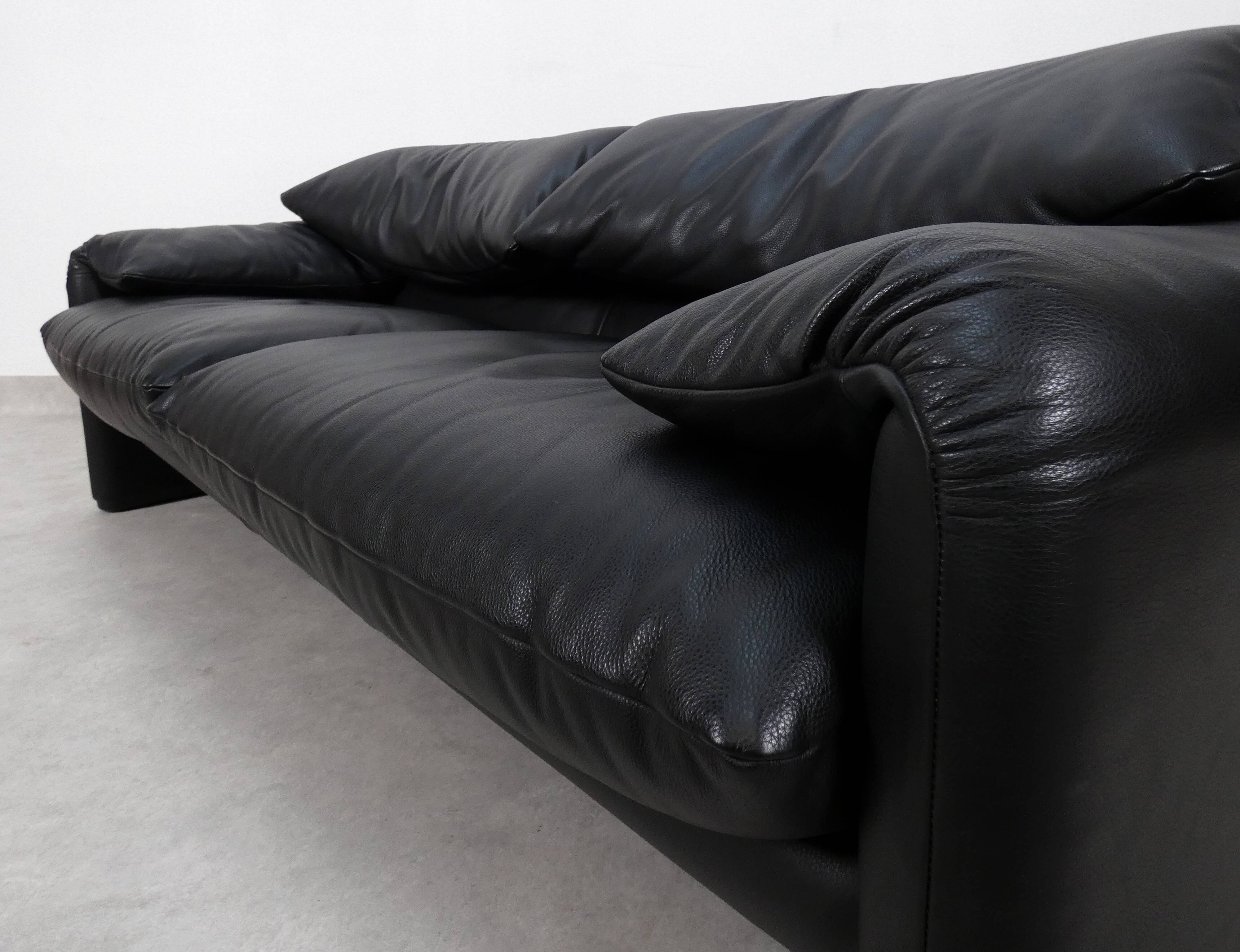 Cassina Maralunga 2,5 seater - black leather