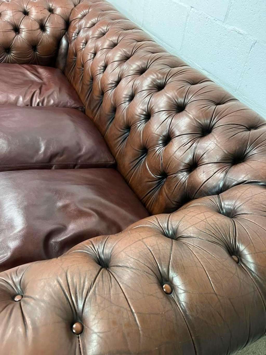 Canapé chesterfield en cuir vintage