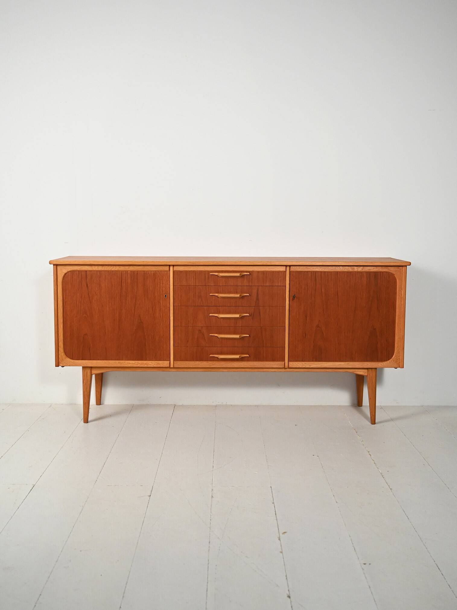 Scandinavian vintage Sideboard in Teak and Oak