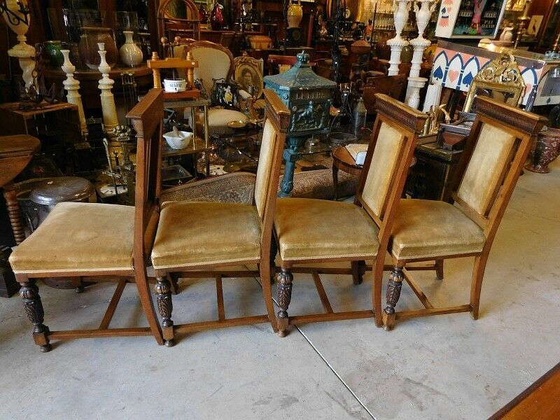 Series of 4 solid oak chairs from the end of the 19th century