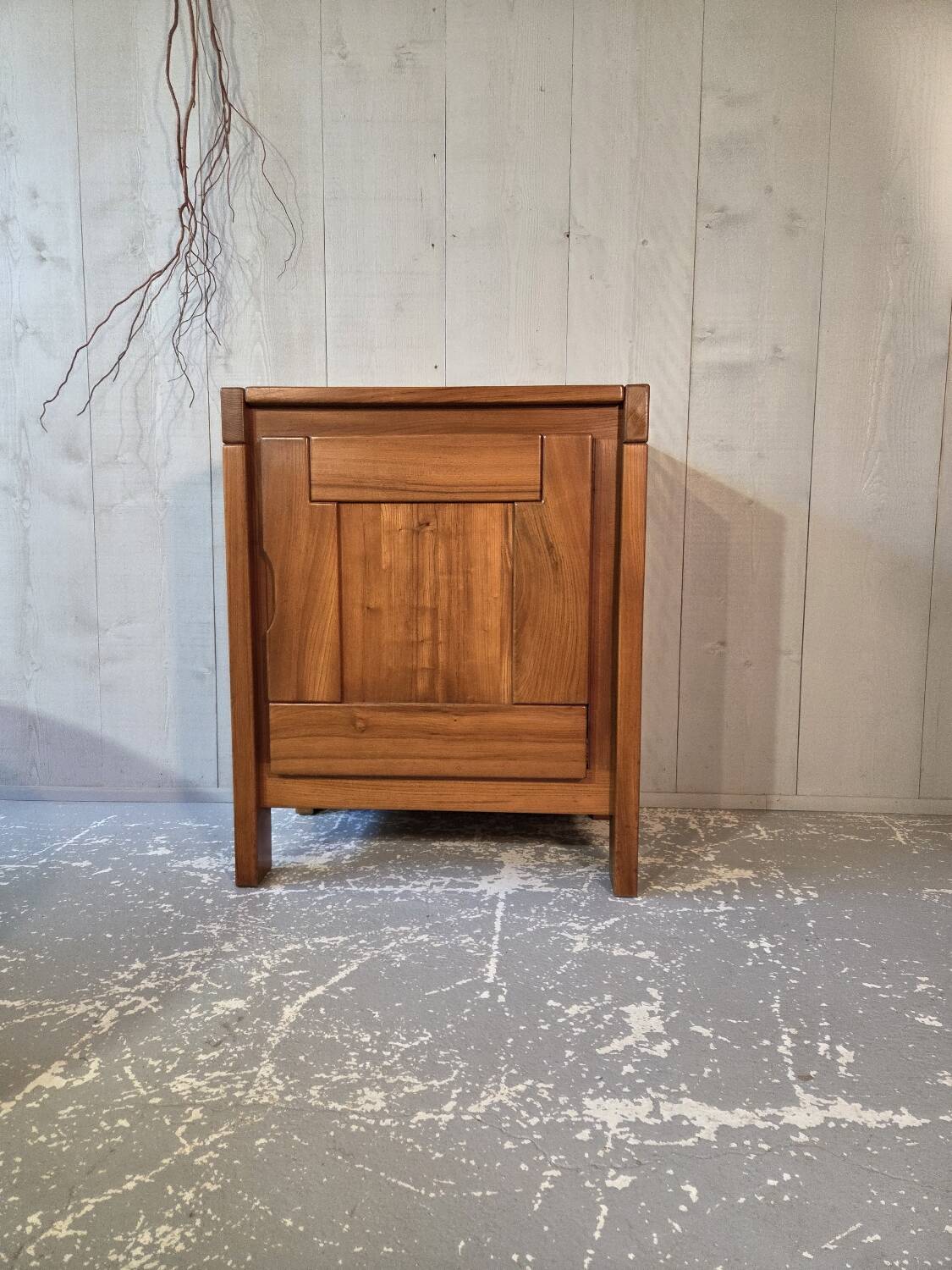 Elm buffet