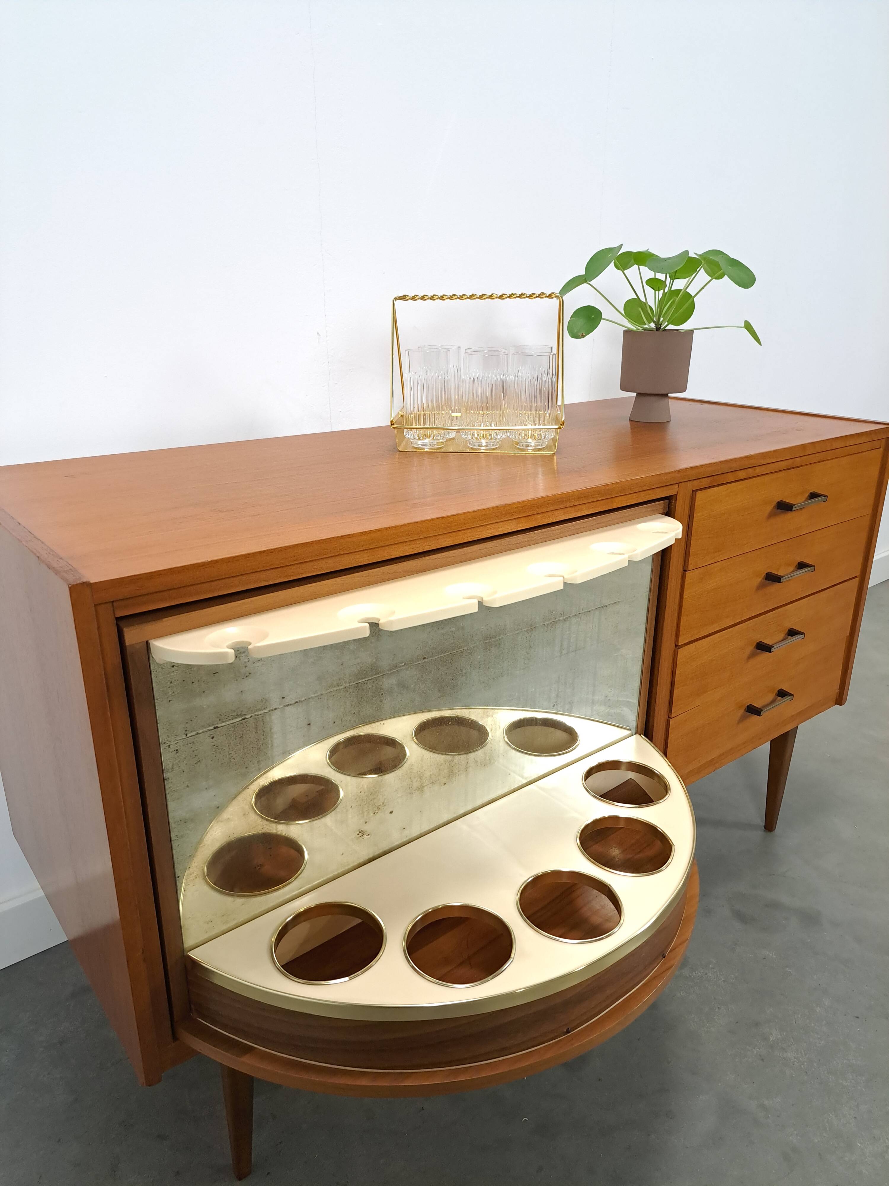 Fineer dressoir met draaibare bar en lades, barkast