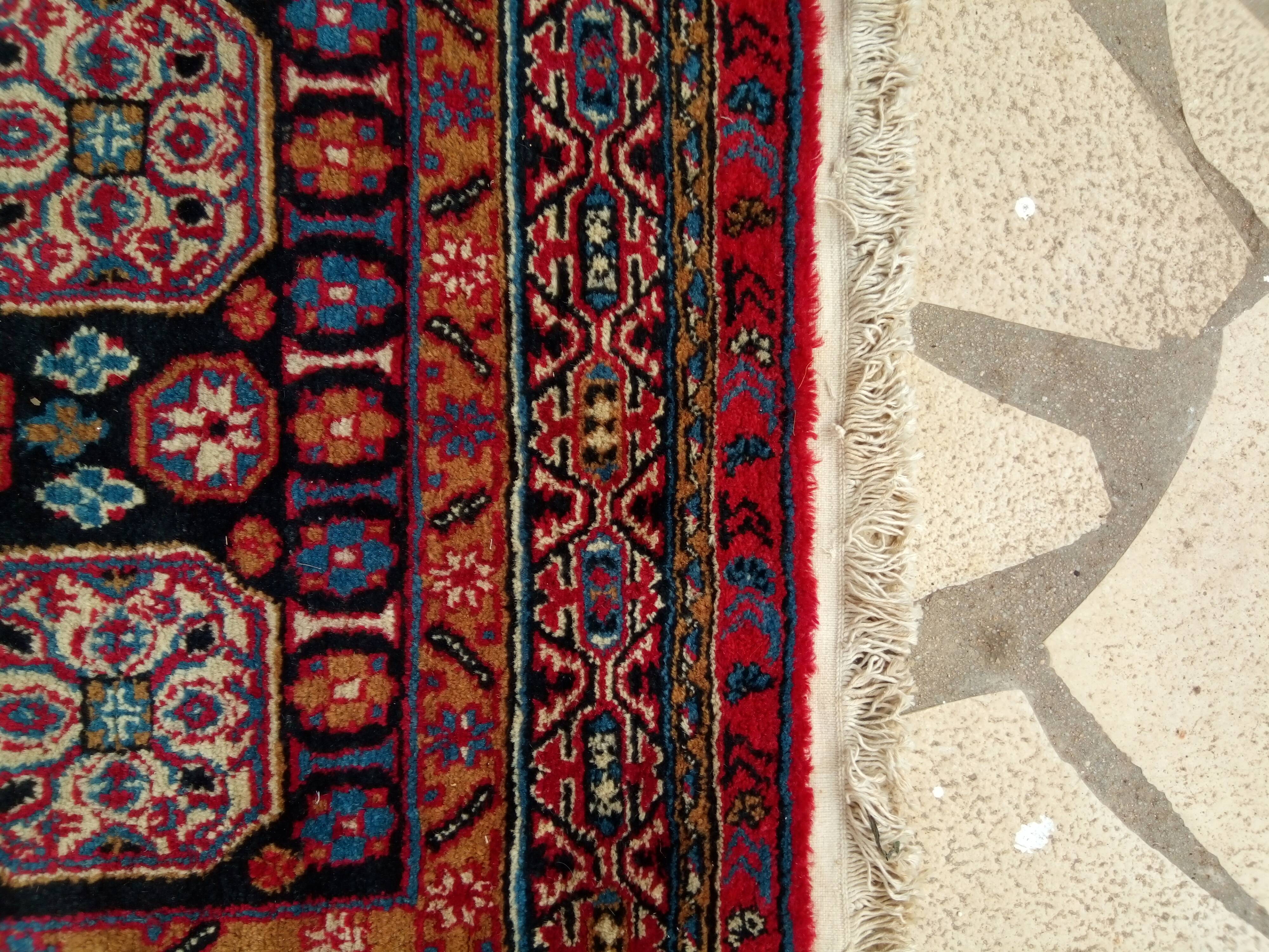 Old oriental rug made hands. 181 x 90cm